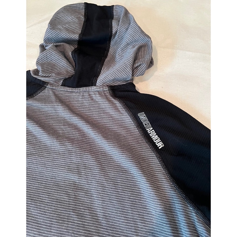 Under Armour Run Hoodie Mens Grey Black Striped Long Sleeve Thumbhole Top